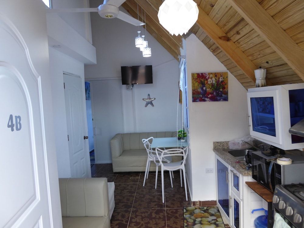 CortLang Beach Apartments