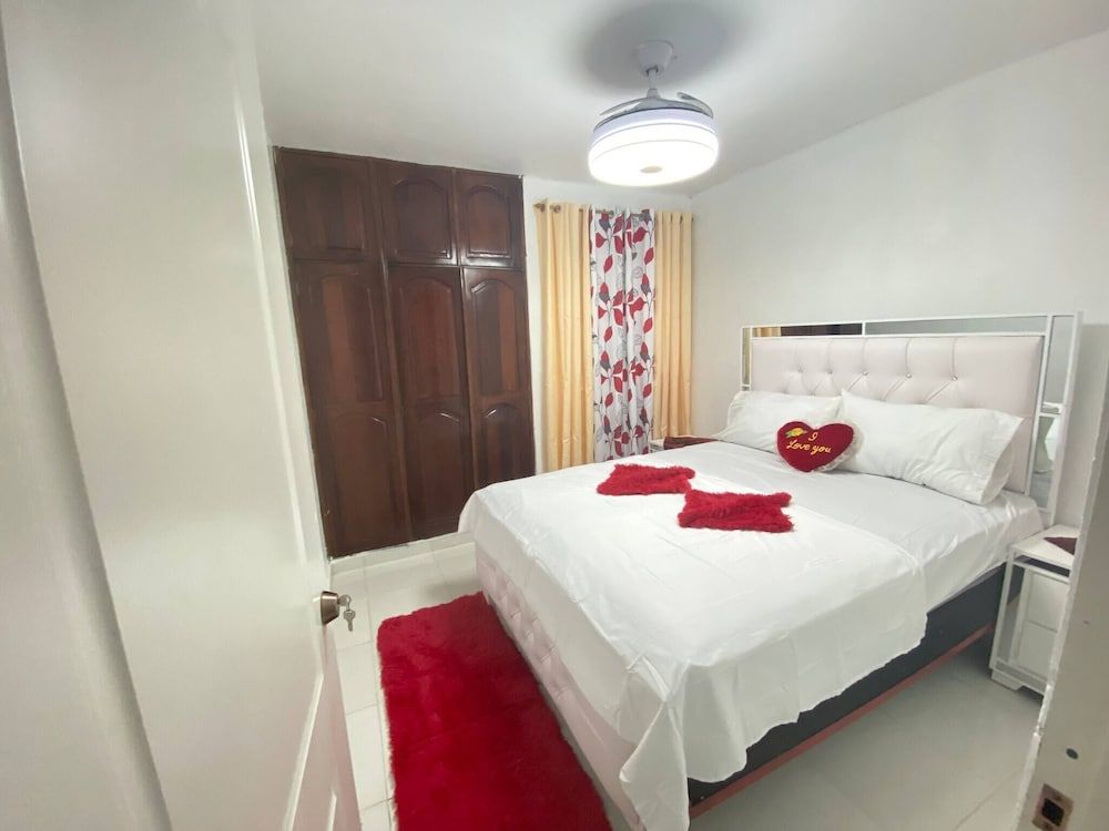 9DR 3-bedroom Apartment Near Monumental Area Apartment, 3 Bedrooms, Patio, Garden View 4