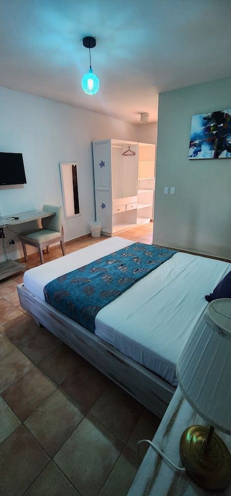 Hotel Bahia Punta Bonita Standard Room, 1 Queen Bed 4