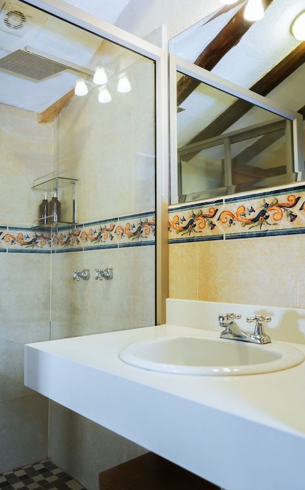 Uzhupud Garden Hotel & lodge Deluxe Triple Room 3