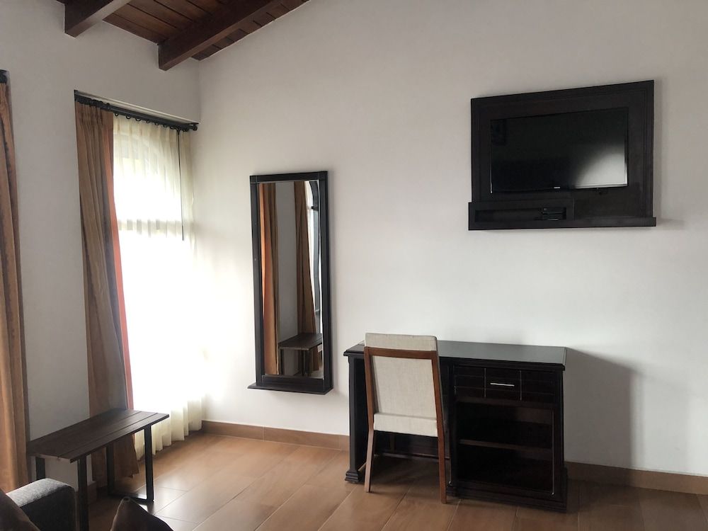 Air Suites Hotel Boutique Deluxe Twin Room 4