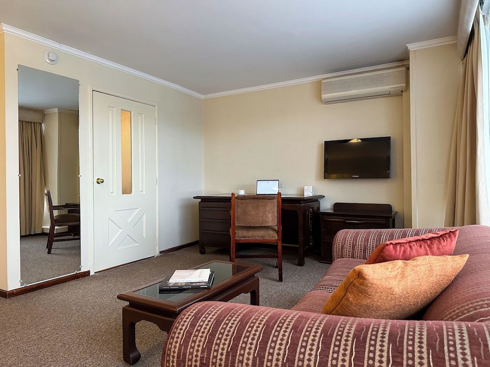 La Quinta by Wyndham Quito Standard Room, 1 King Bed, Mobility Accessible, Non Smoking 8