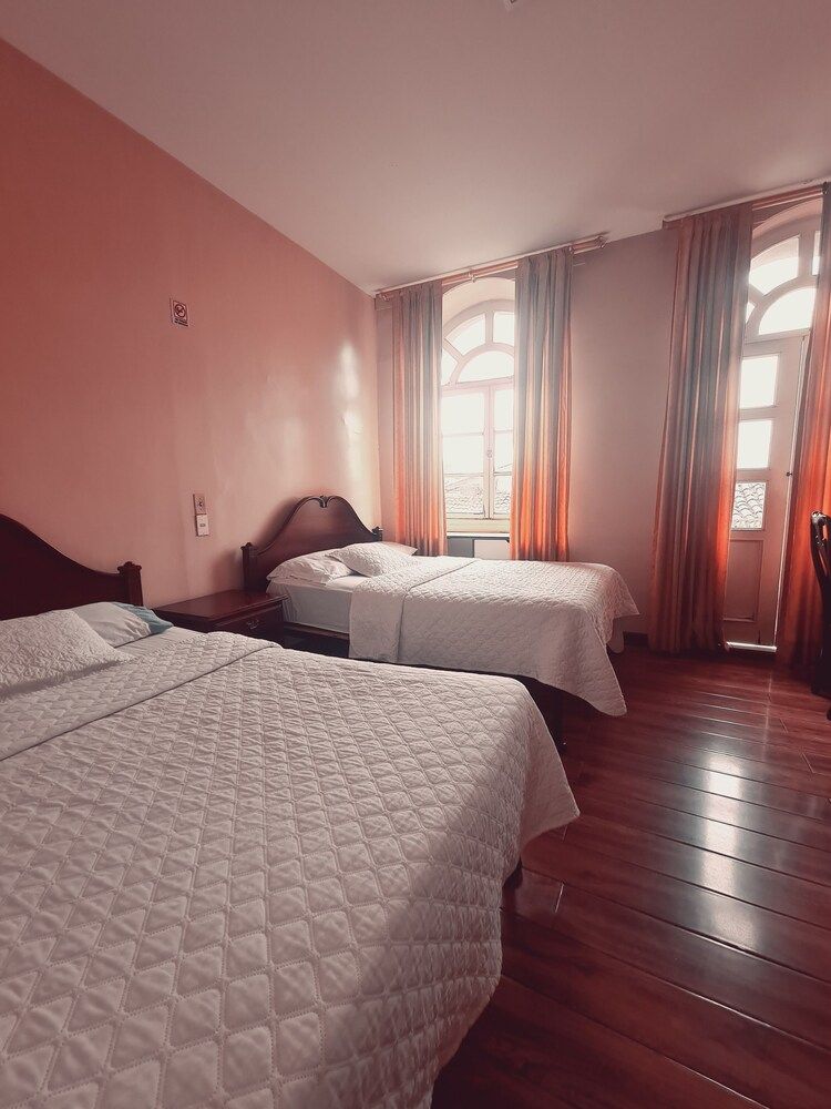 Hotel Chat Noir Cuenca Standard Quadruple Room 3