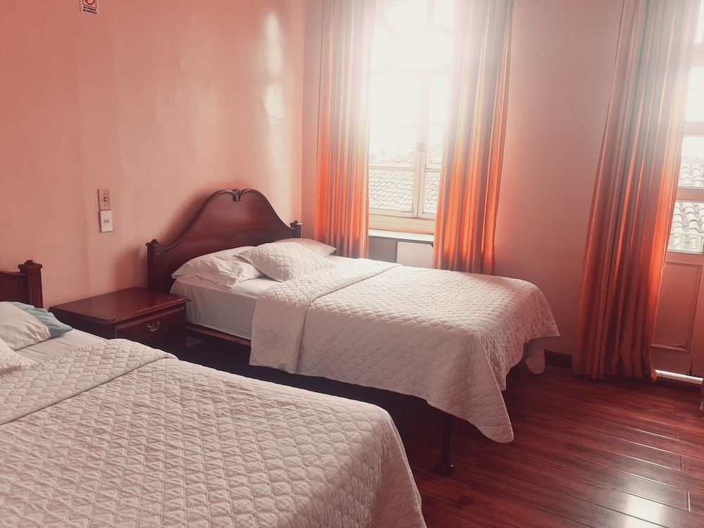 Hotel Chat Noir Cuenca Standard Quadruple Room 2