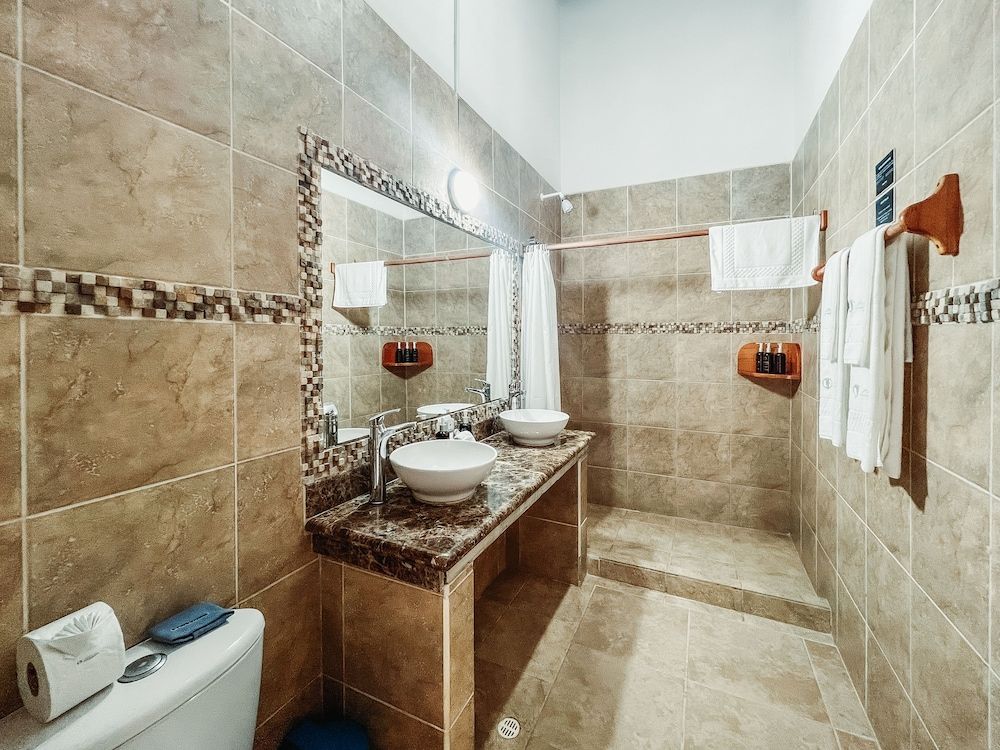 Hotel Albemarle Double or Twin Room, Pool View 7