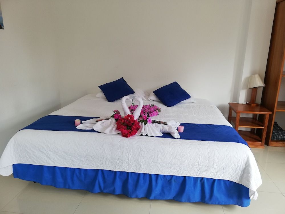 Gran Hostal Tintorera Double Room, 1 Queen Bed 4