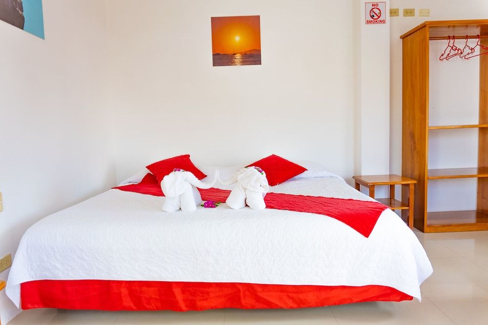 Gran Hostal Tintorera Double Room, 1 Queen Bed 6