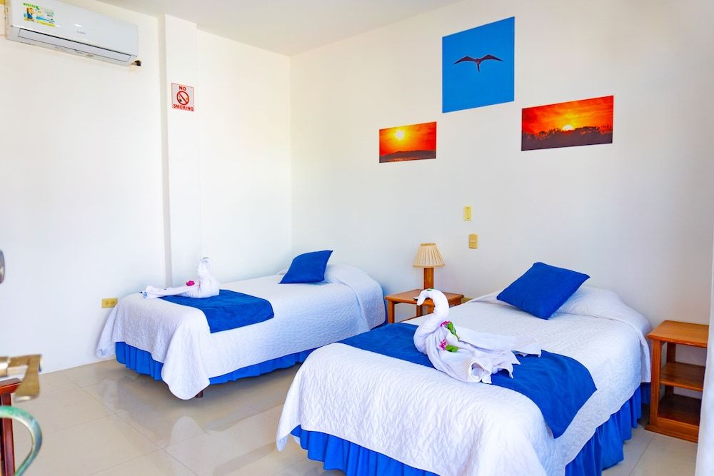 Gran Hostal Tintorera Twin Room 3