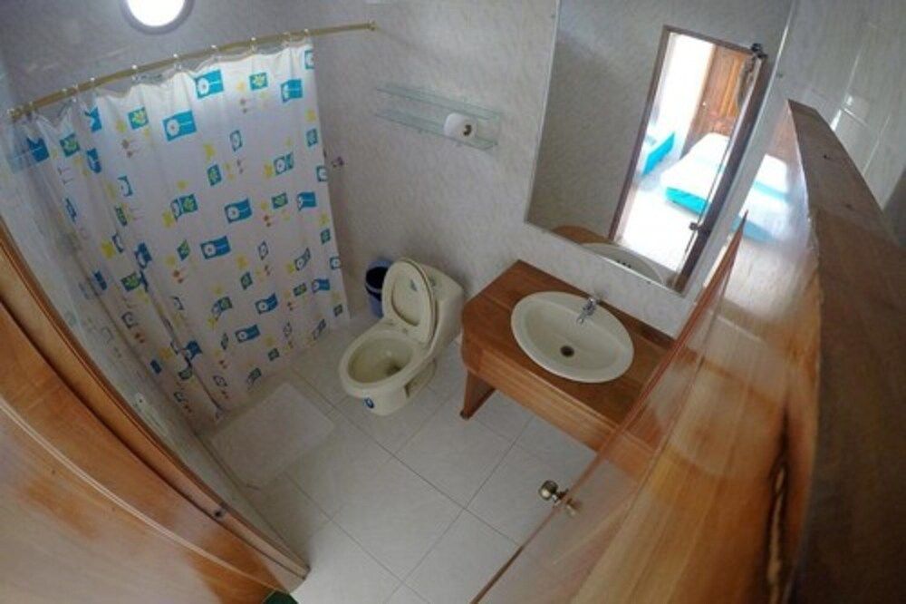 Gran Hostal Tintorera Twin Room 8