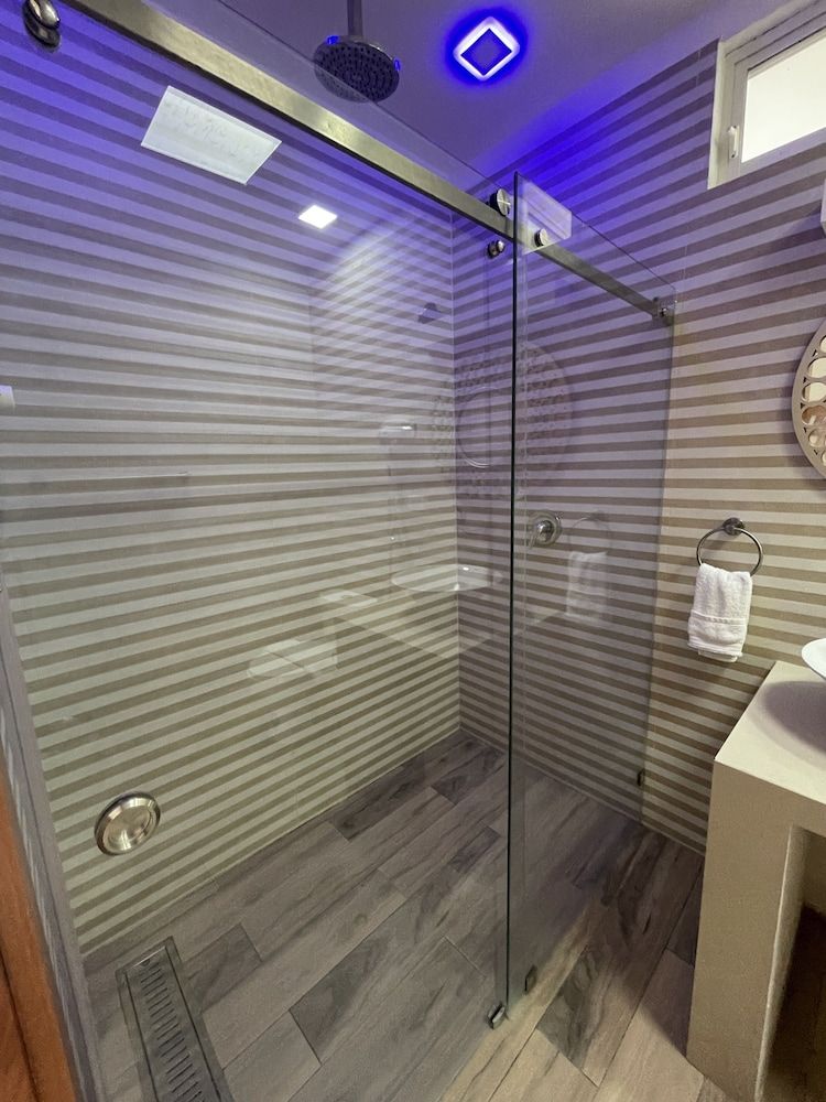 Suites Comfort Suite 6