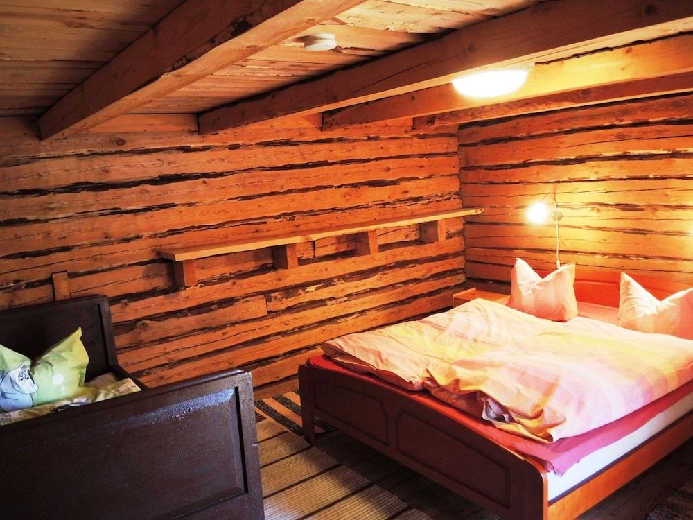 Tuukkalan tila B & B Double Room, 1 Queen Bed, No Windows, Garden View