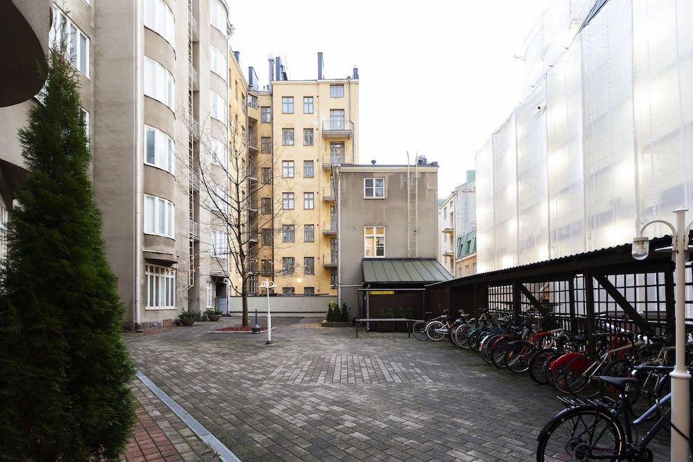 undefined 1BR City Apartment with Great Location 3