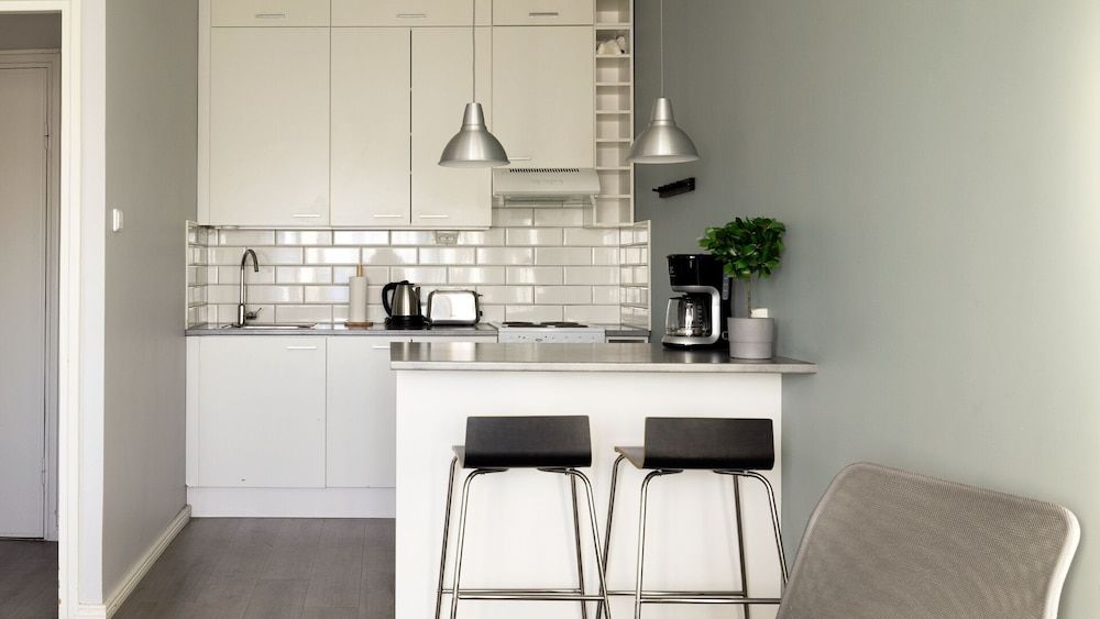 undefined 2ndhomes Central 1BR Top Floor Home 7