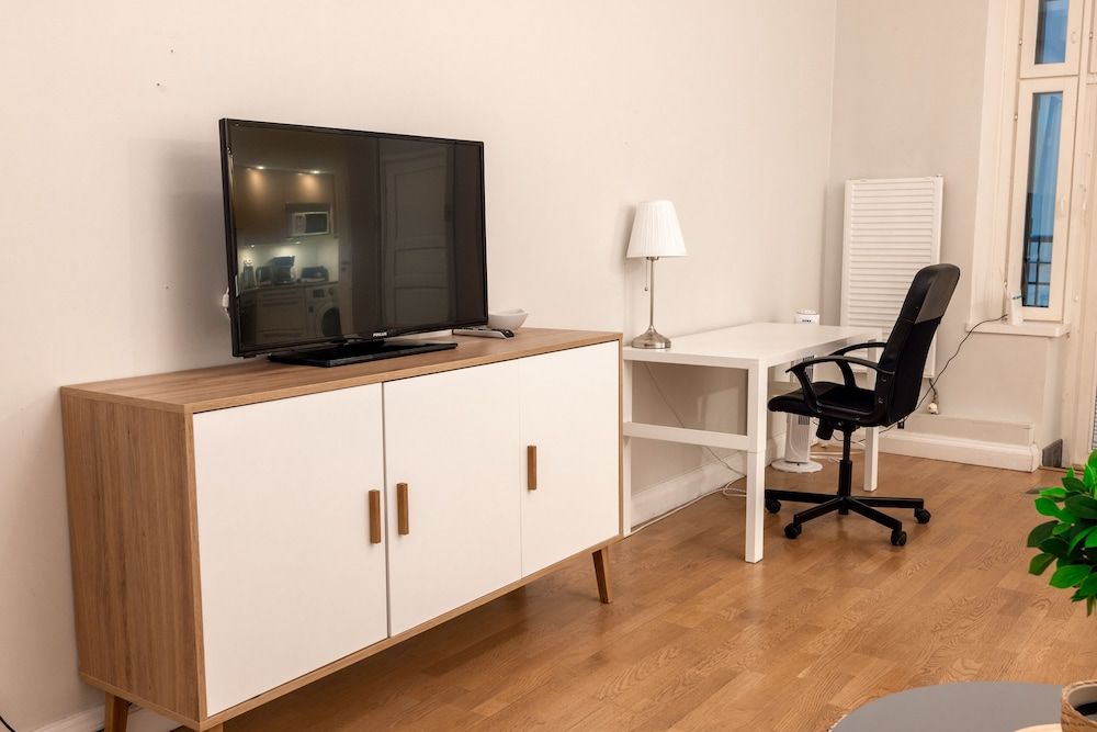 2ndhomes Center Home w Sauna & Balcony City Apartment 9