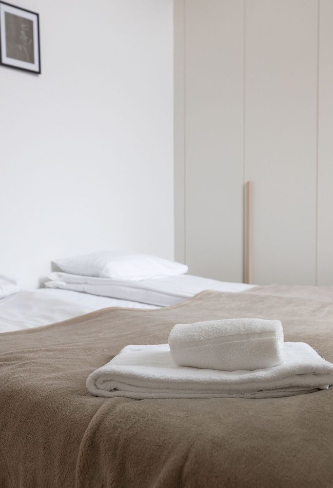 undefined 2ndhomes Gorgeous 2-story Home w Sauna 7