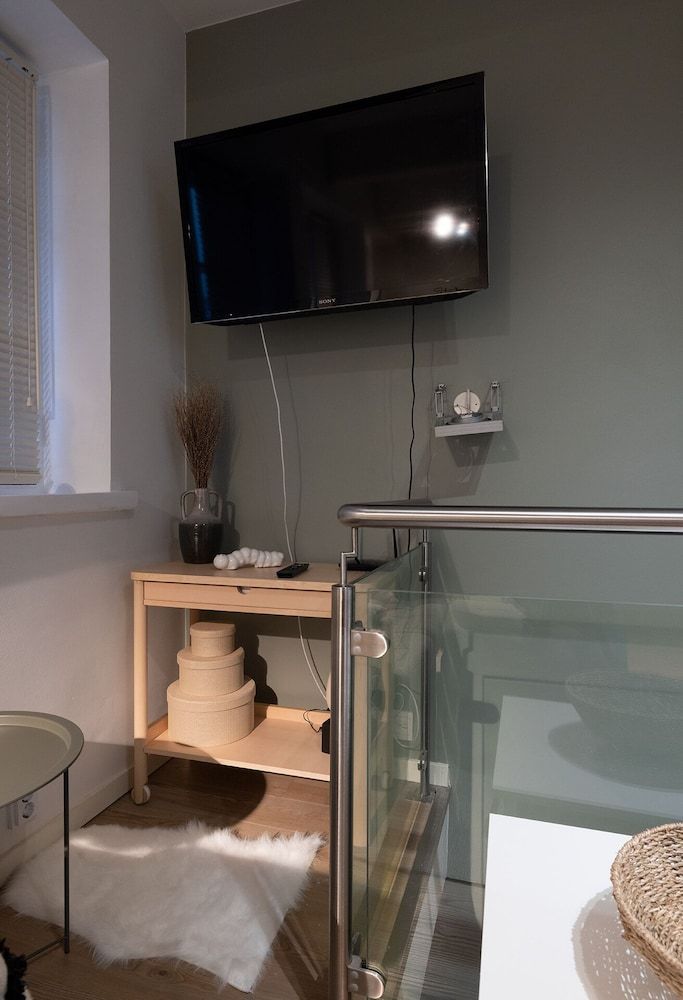 2ndhomes Unique 2-Story Home with Spa Premium Apartment 14