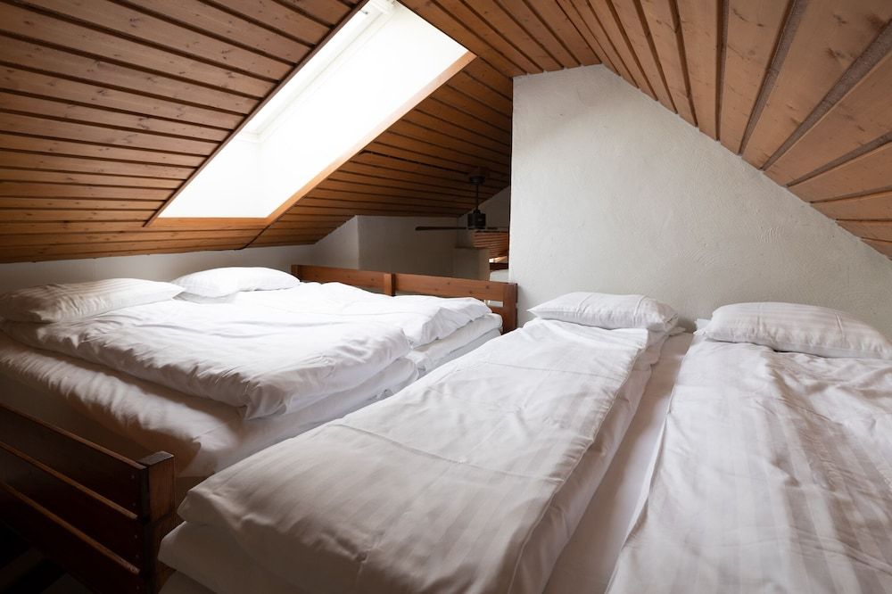 undefined 2ndhomes 2-Story Penthouse w Balcony 5