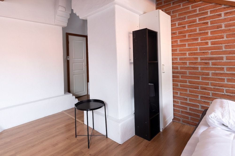 undefined 2ndhomes 2-Story Penthouse w Balcony 4