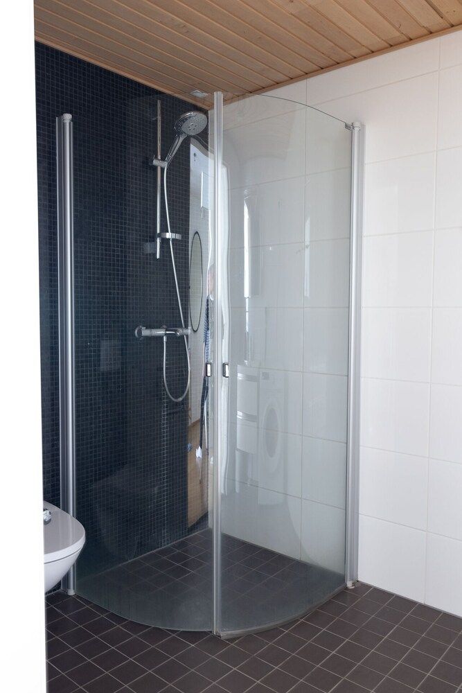 2ndhomes Central 1BR Apartment w Balcony Business Apartment 16