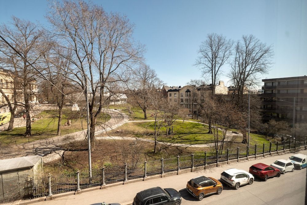 2ndhomes Cozy Apartment with Park View Comfort Apartment 5