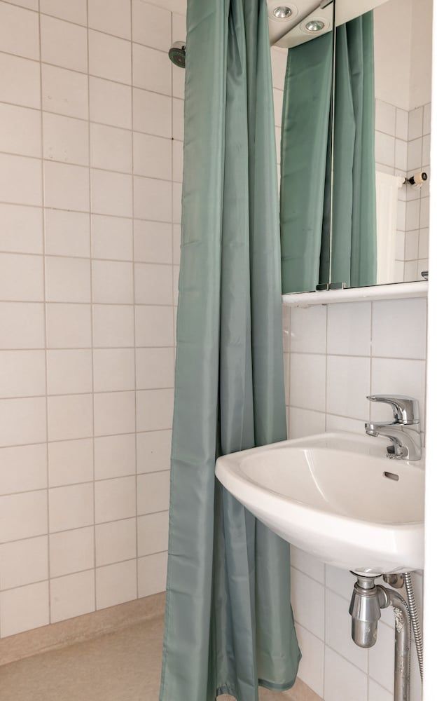 2ndhomes Cozy Apartment with Park View Comfort Apartment 7