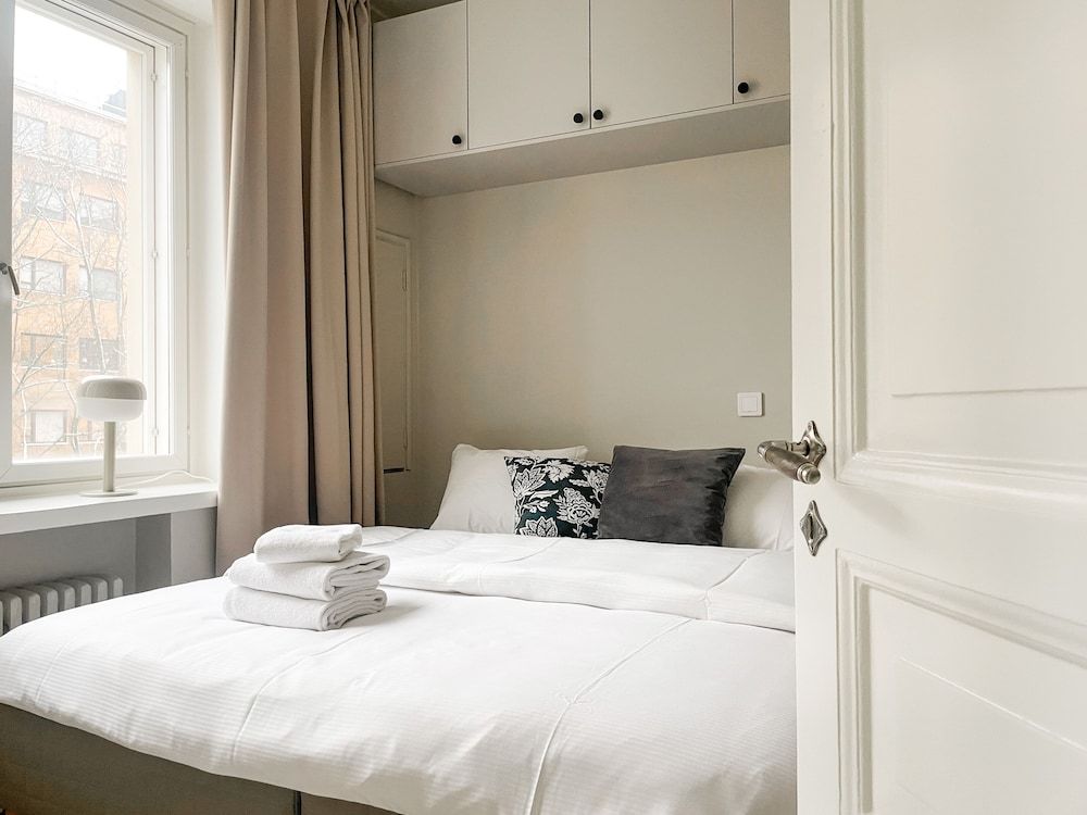 undefined Central 1BR next to the park 10
