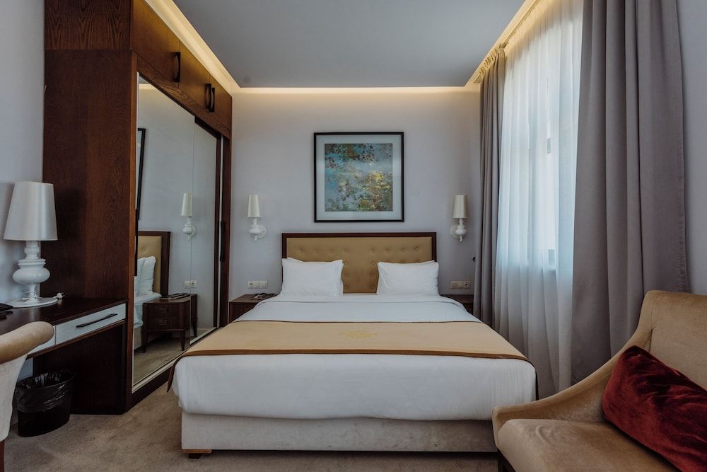 Golden Palace Batumi Hotel & Casino Superior Double Room, 1 King Bed