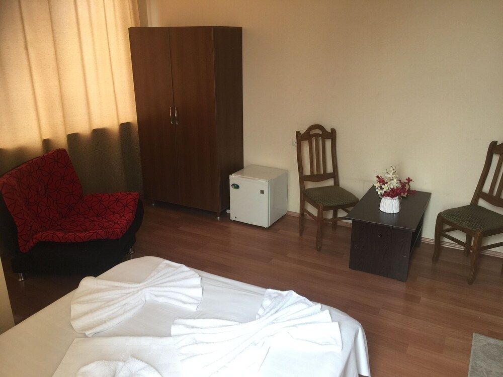 Eleganti Basic Double or Twin Room, City View 6
