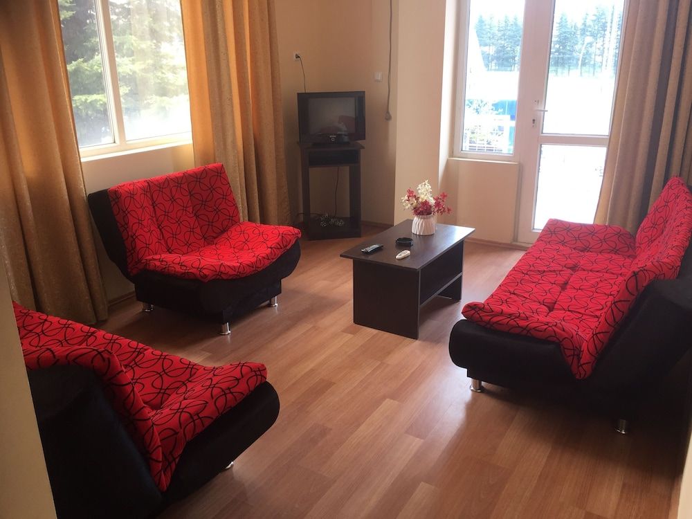 Eleganti Basic Quadruple Room, City View 3