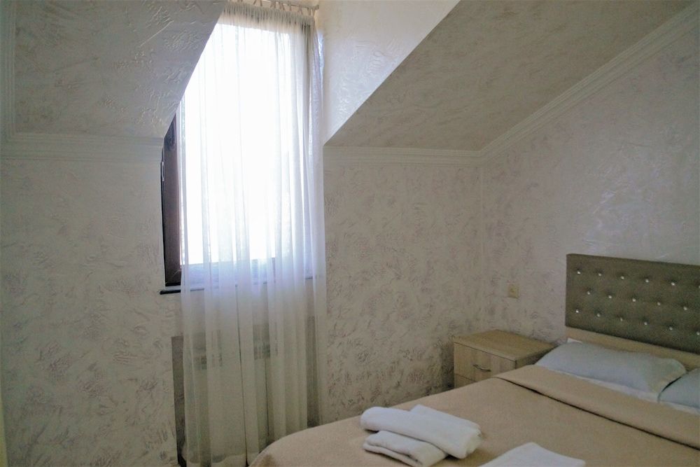 My Georgian House Family Apartment 18