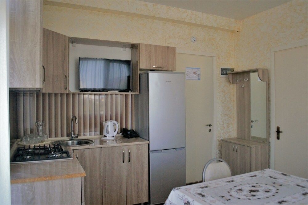 My Georgian House Family Apartment 13