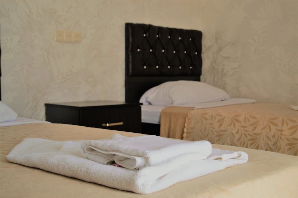 My Georgian House Economy Twin Room 5