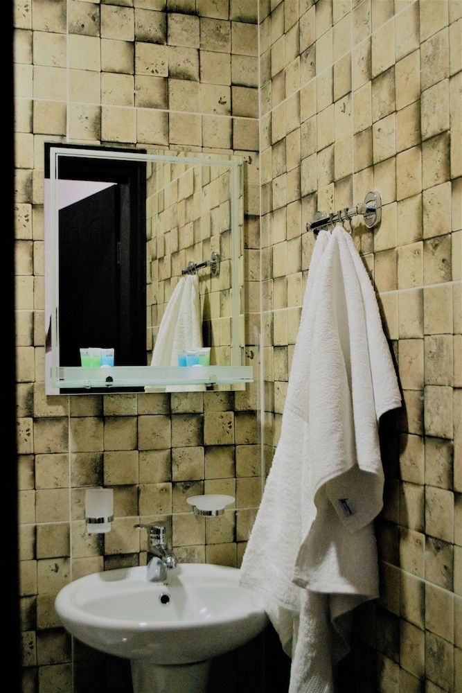 My Georgian House Economy Twin Room 10