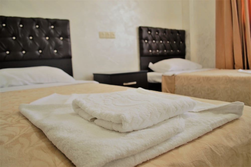 My Georgian House Economy Twin Room 4