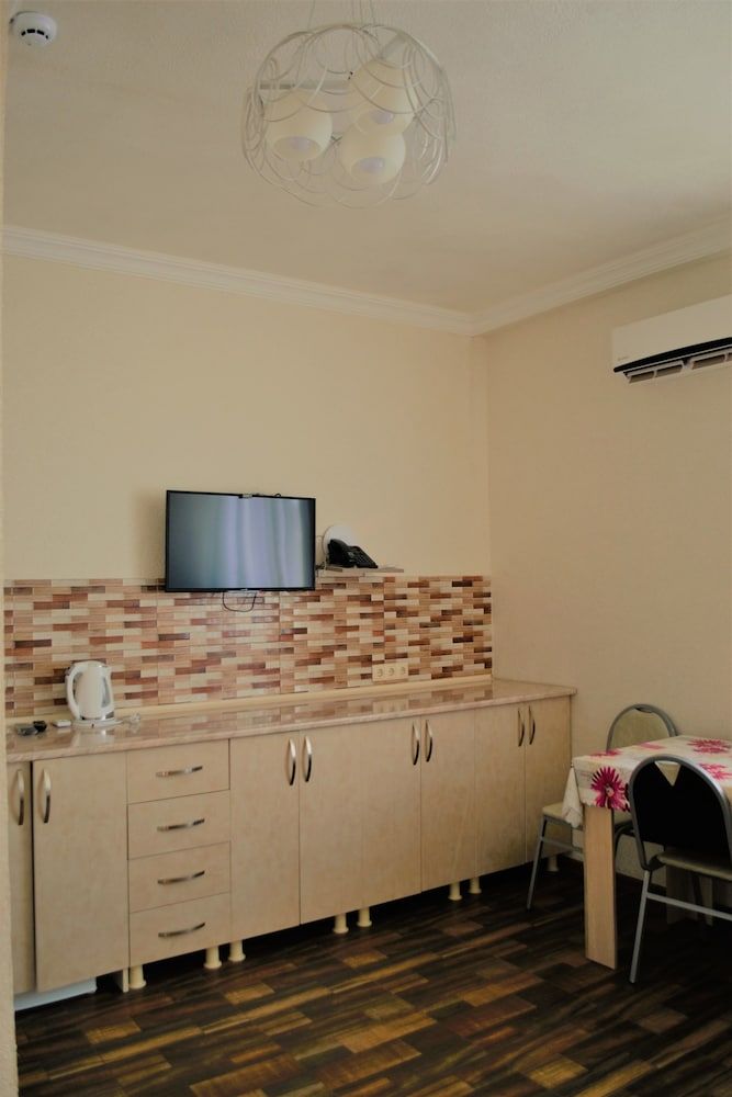 My Georgian House Family Room 3