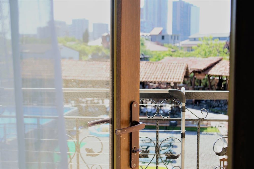 My Georgian House Family Room 4