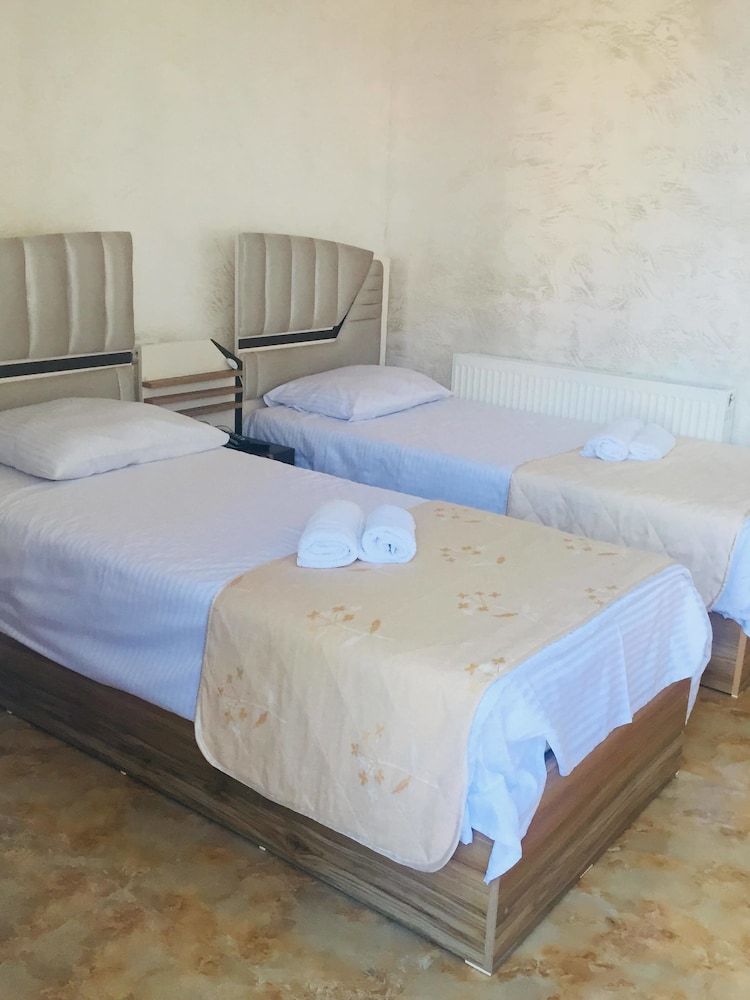 Royal Palace Hotel Standard Twin Room 2