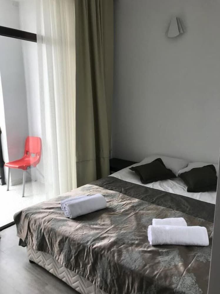 undefined Guesthouse Data 7