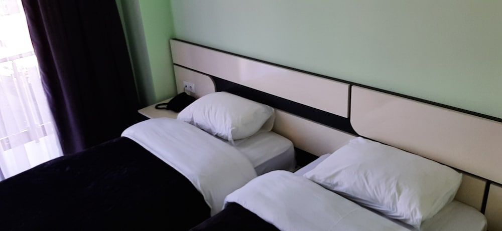 Hotel Georgia Standard Double Room 4