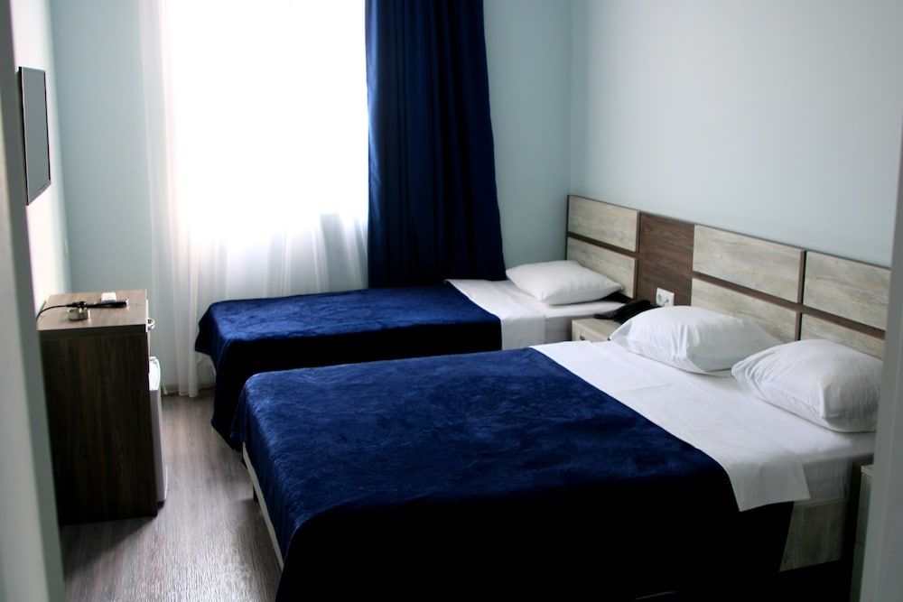 Hotel Georgia Family Room 4