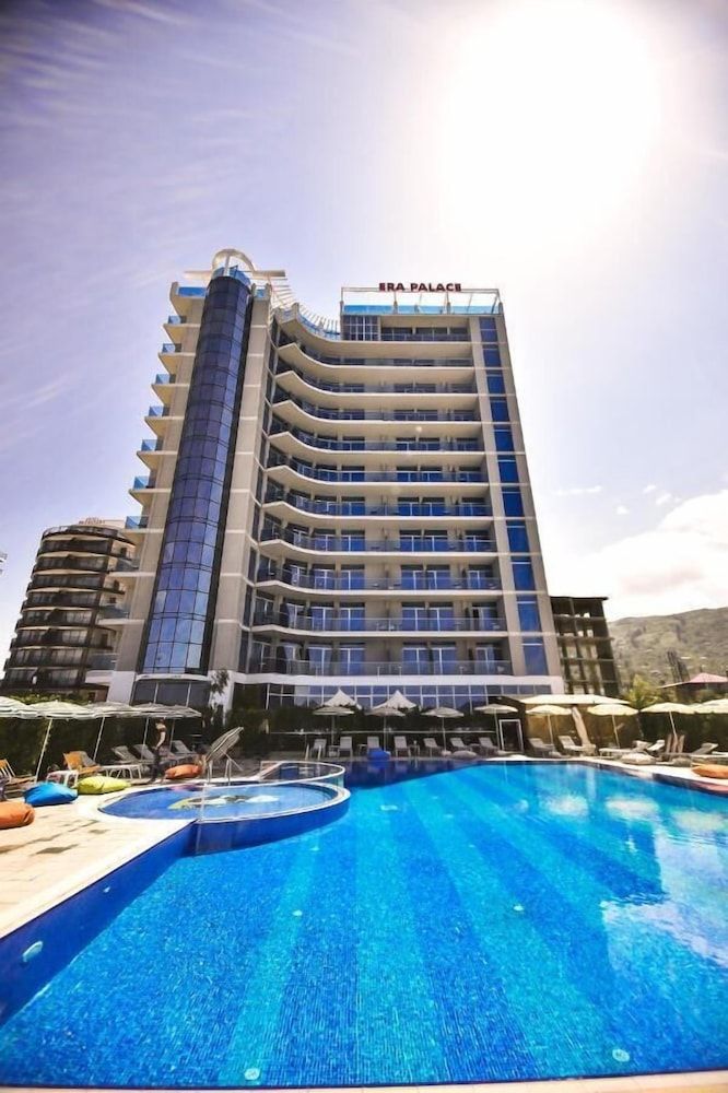 undefined Era Palace Gonio 4