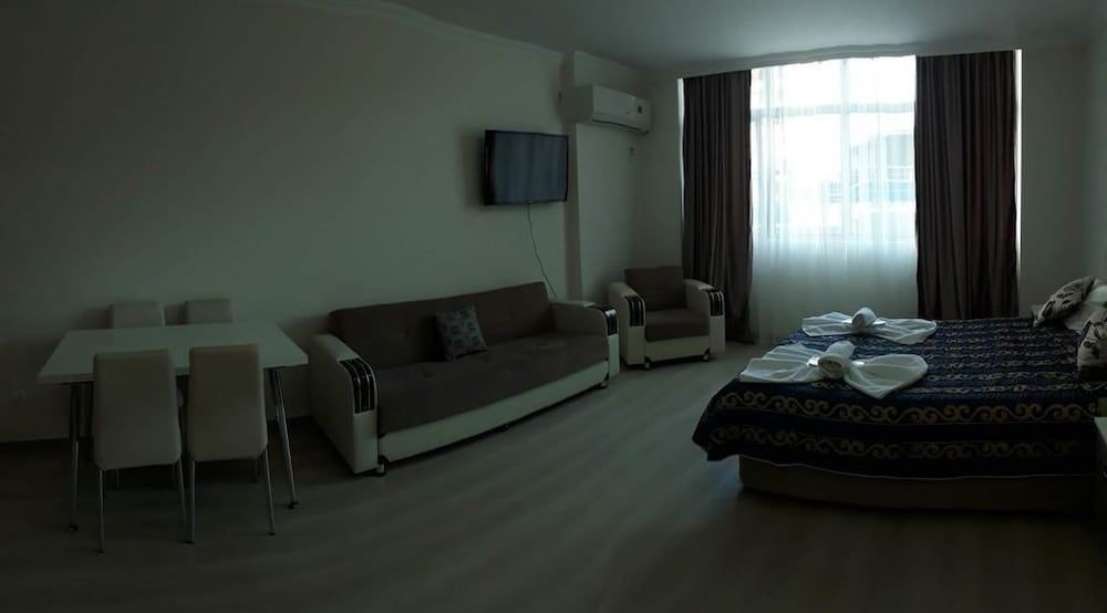 undefined Yalchin Hotel Batumi 10