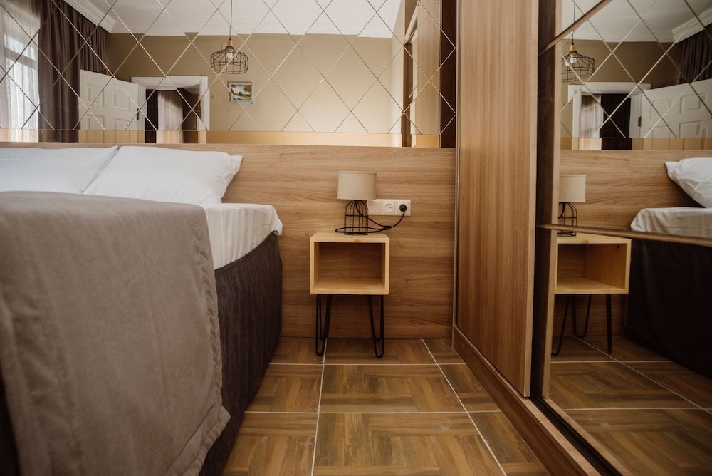 undefined Mandarin 7