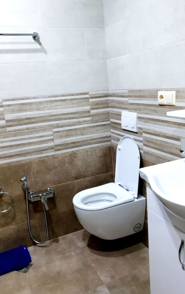 Mega Palace Studio 5