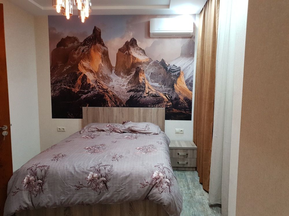 undefined Mega Palace 6