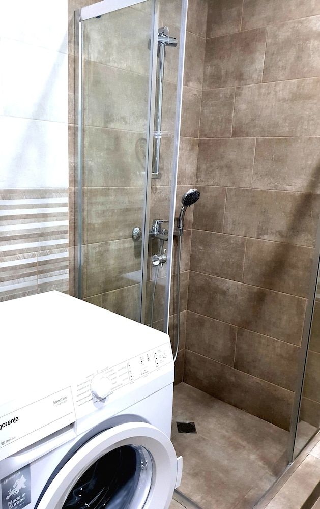 Mega Palace Studio 3