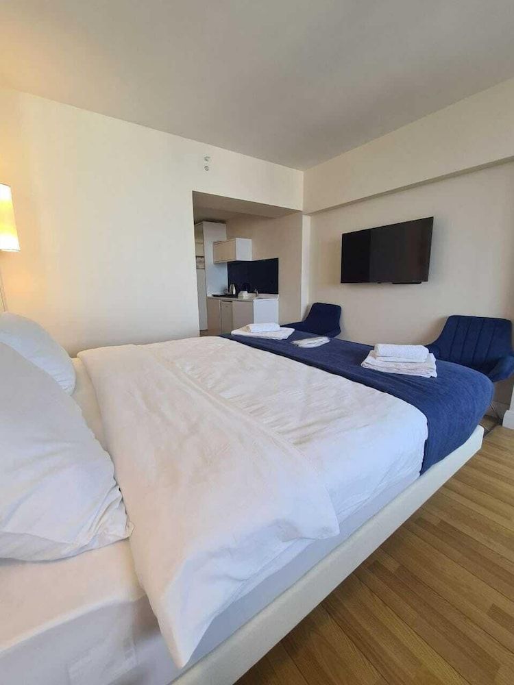 Dream Home Apart Hotel Superior Studio, 1 King Bed 2