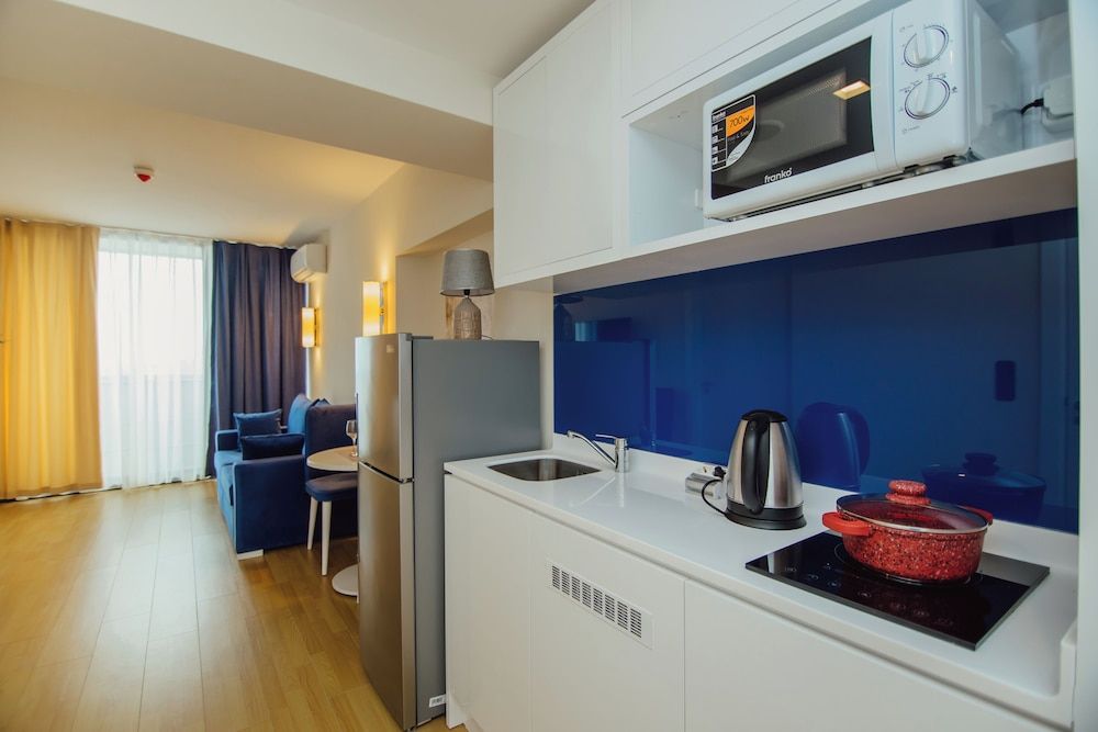 Dream Home Apart Hotel Family Suite, 1 King Bed with Sofa bed 8