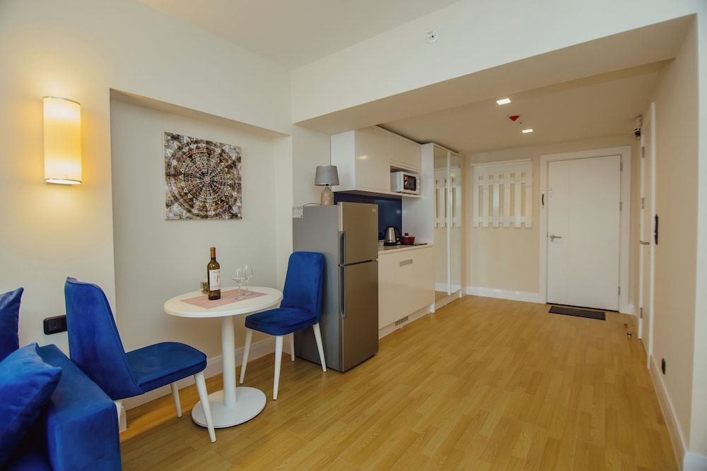 Dream Home Apart Hotel Family Suite, 1 King Bed with Sofa bed 11