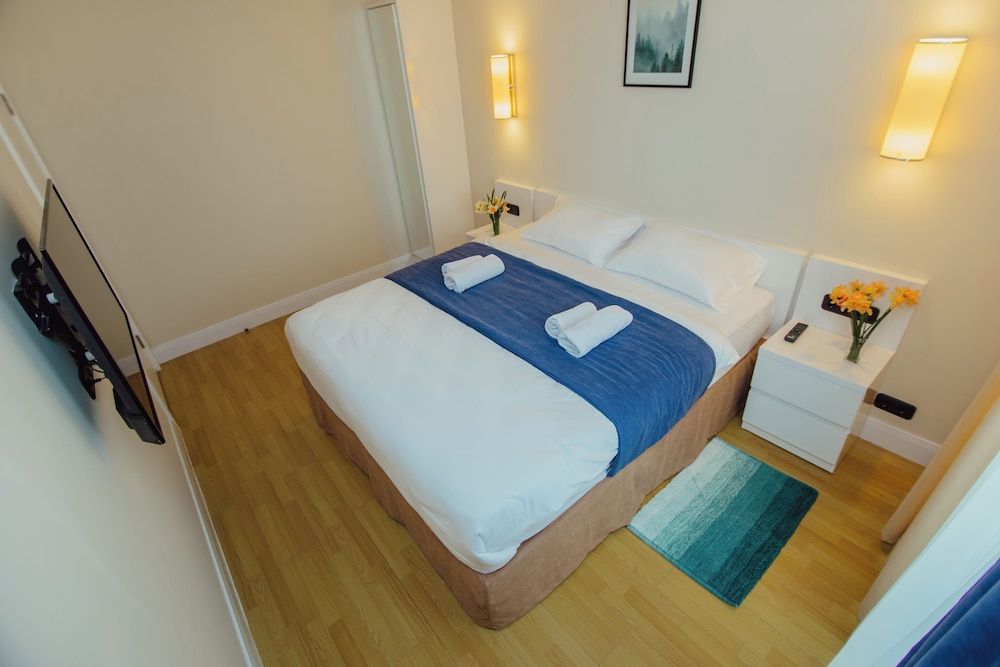 Dream Home Apart Hotel Family Suite, 1 King Bed with Sofa bed 4